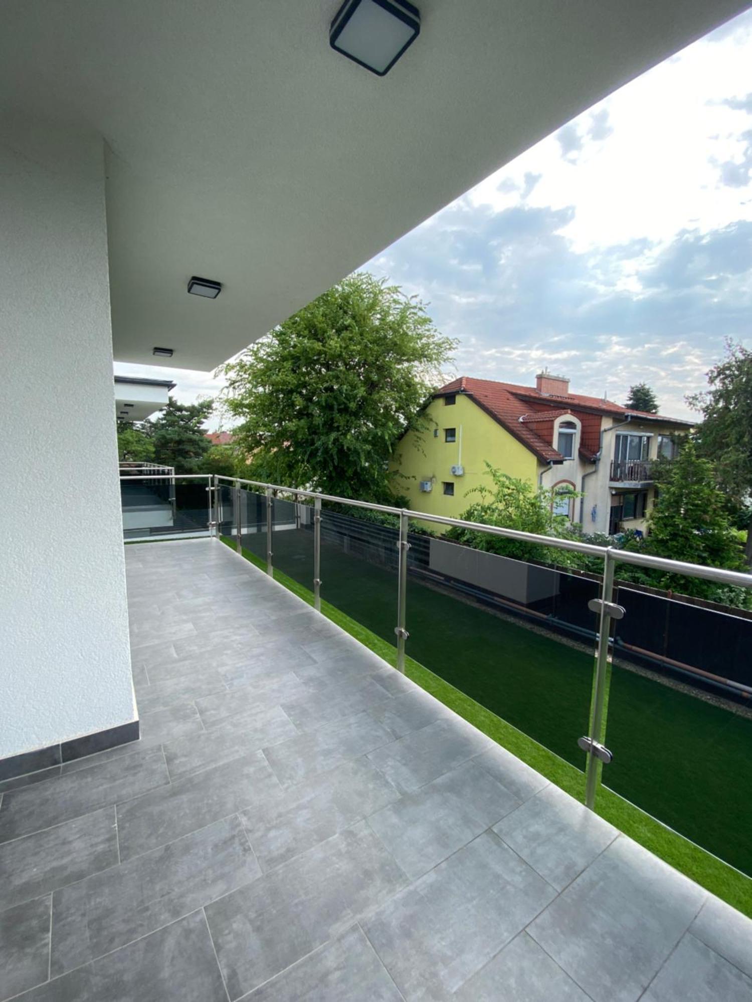 Modern Living In Будапеща Екстериор снимка
