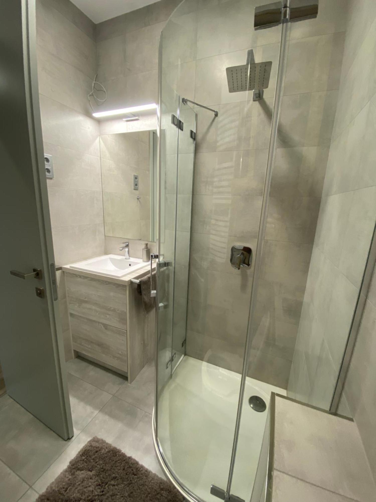 Modern Living In Будапеща Екстериор снимка